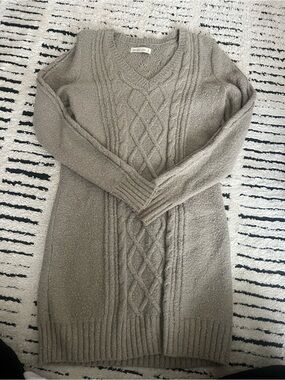 Abercrombie & Fitch Taupe Cable-Knit V-Neck Sweater Dress
